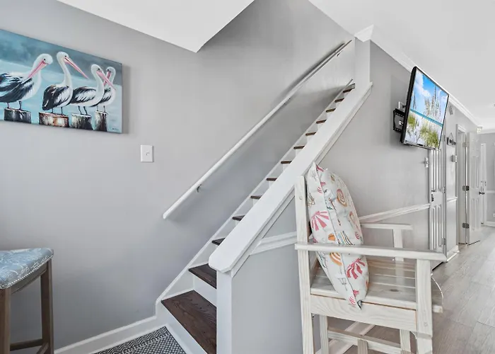 South Winds 2-updated Condo-beach Views-walk To Hangout-free Parking