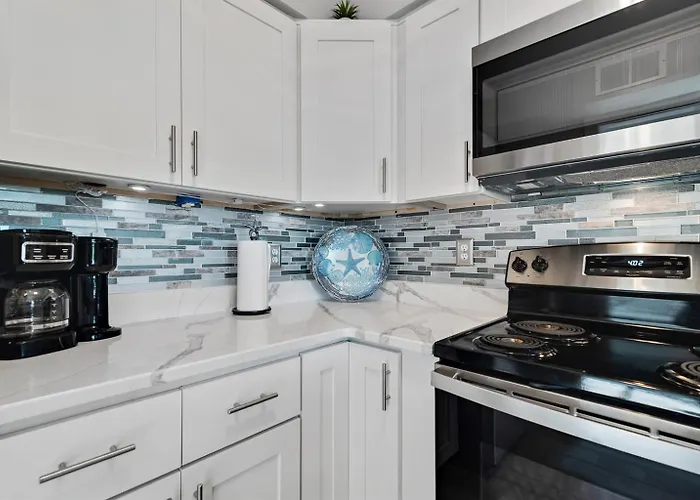 Apartment South Winds 2-updated Condo-beach Views-walk To Hangout-free Parking